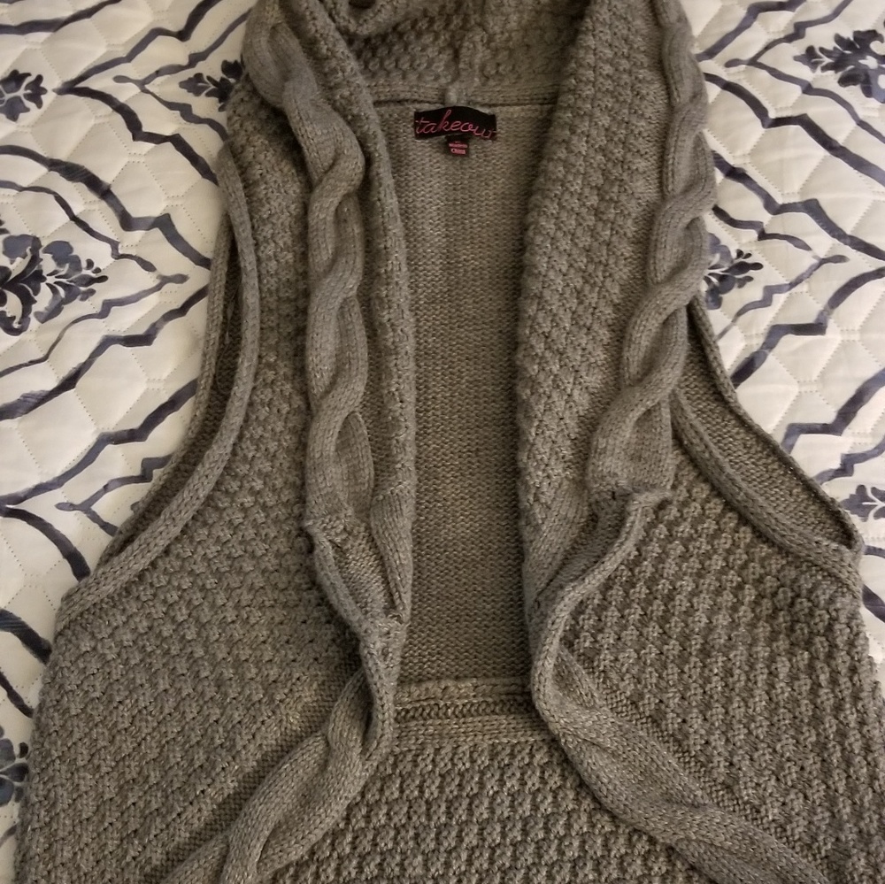 Sweater Vest cover up.  ❤👁offers!